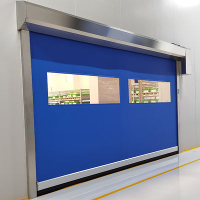 Porta a velocita' elevata con tenda verticale di tessuto