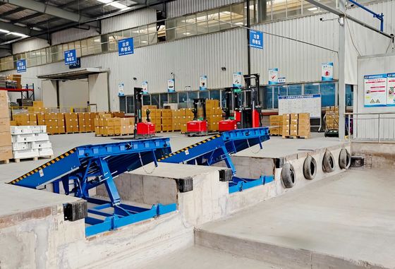 Funzionamento Manuale Rampe di Carico Meccaniche per Edilizia Pesante per Carico e Scarico Sicuro con Gambe di Sicurezza