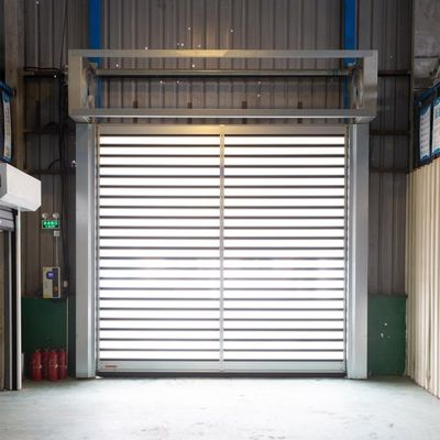 Pannelli di alluminio in lega di alluminio in rotoli per officina Porte di sicurezza Carico del vento Max 30m / s